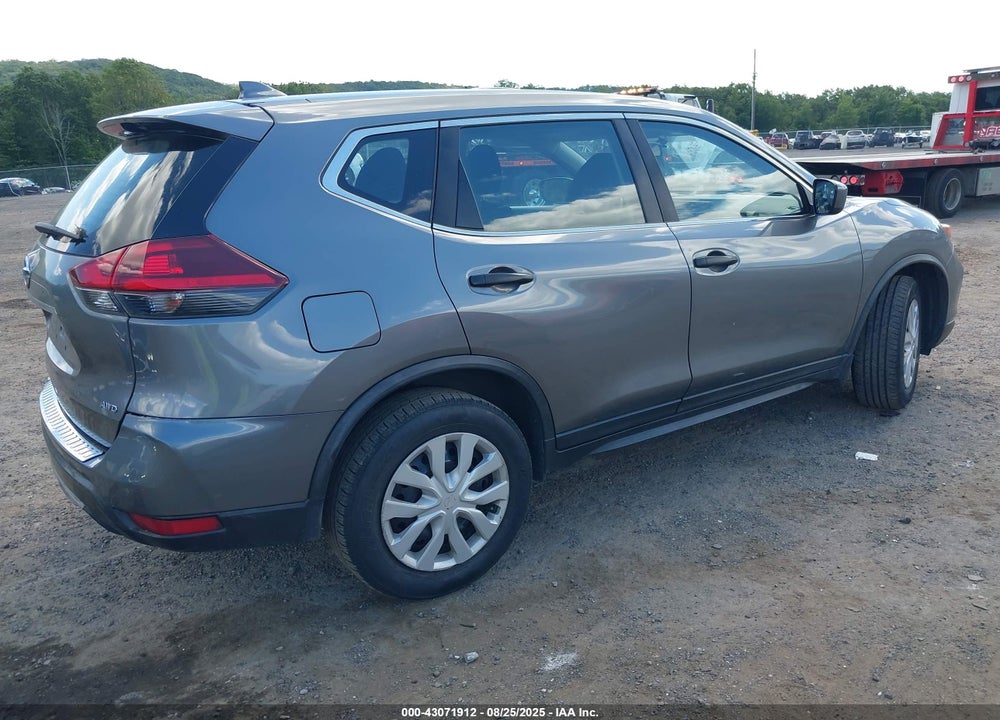 2018 NISSAN ROGUE VIN: JN8AT2MV8JW328833