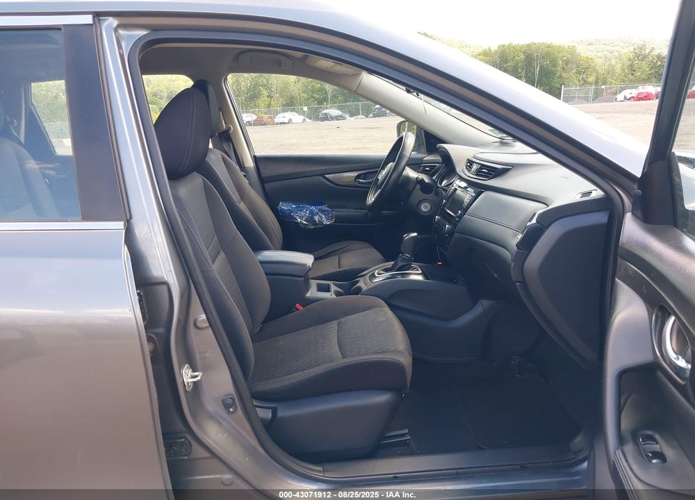 2018 NISSAN ROGUE VIN: JN8AT2MV8JW328833
