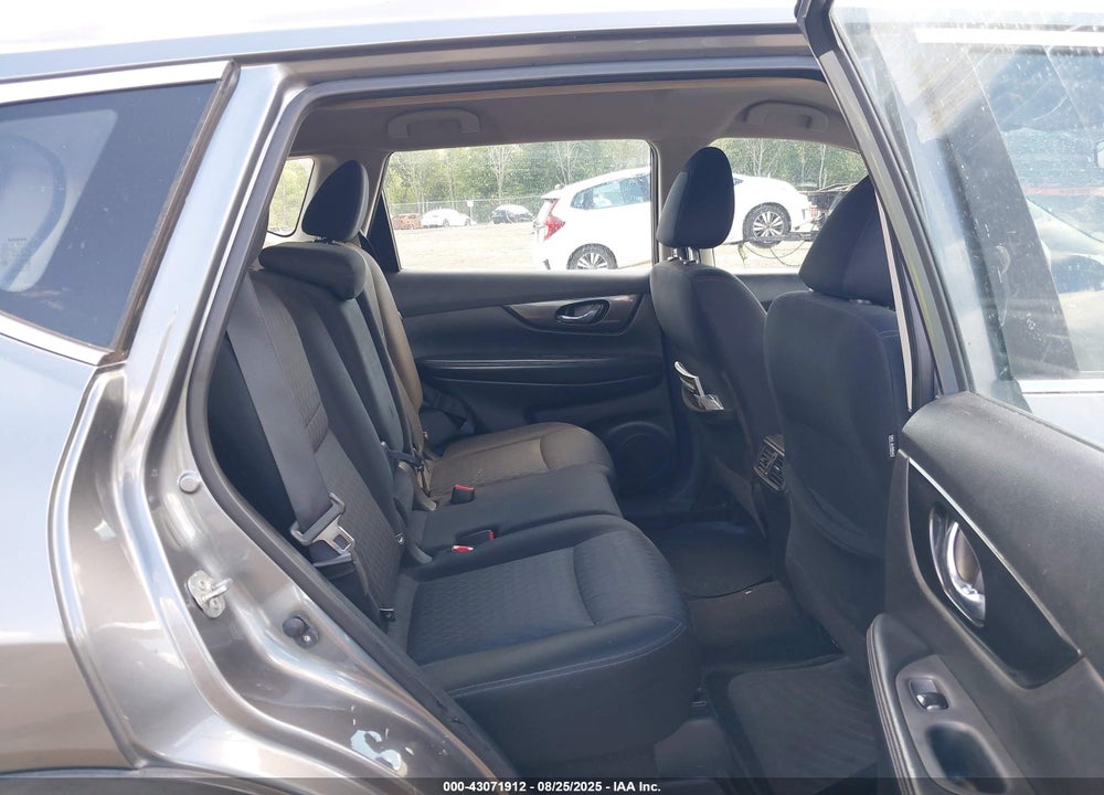 2018 NISSAN ROGUE VIN: JN8AT2MV8JW328833