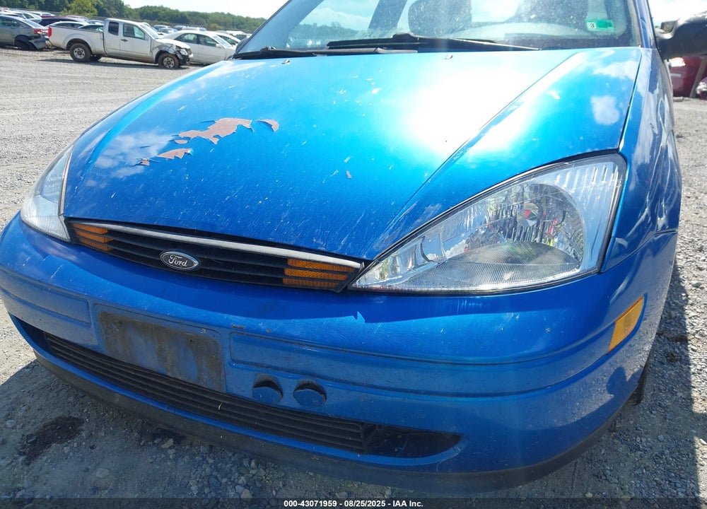 2000 FORD FOCUS ZX3 VIN: 3FAFP3134YR251928