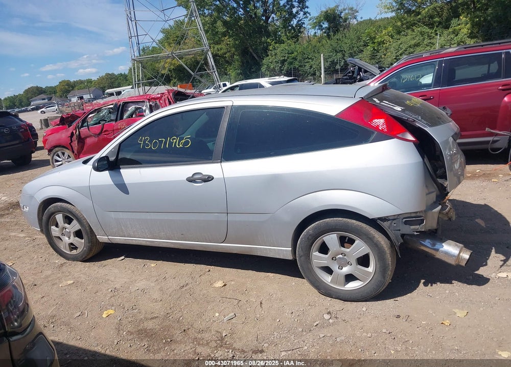 2007 FORD FOCUS VIN: 1FAFP31N27W218083