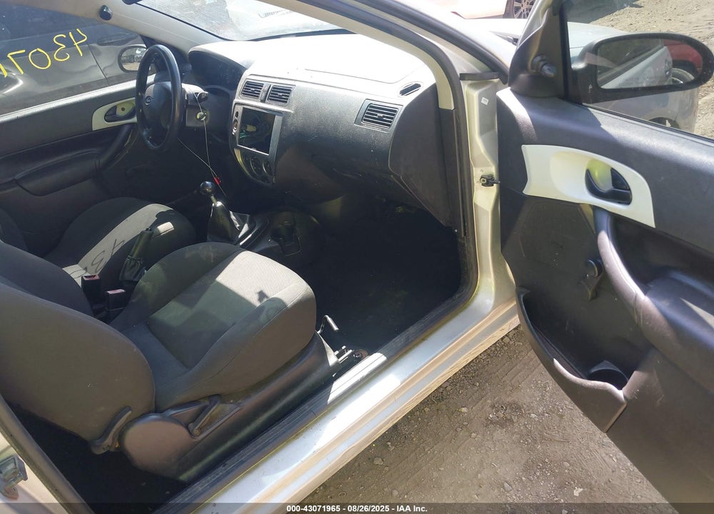 2007 FORD FOCUS VIN: 1FAFP31N27W218083
