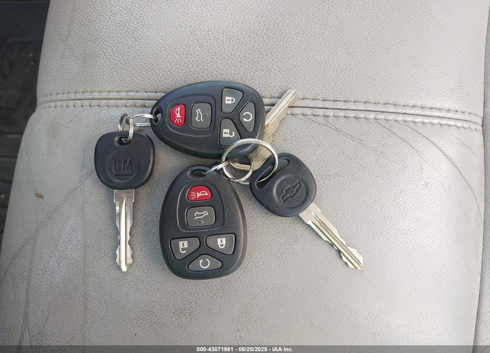 2011 CHEVROLET SUBURBAN 1500 LT1 VIN: 1GNSKJE31BR112484