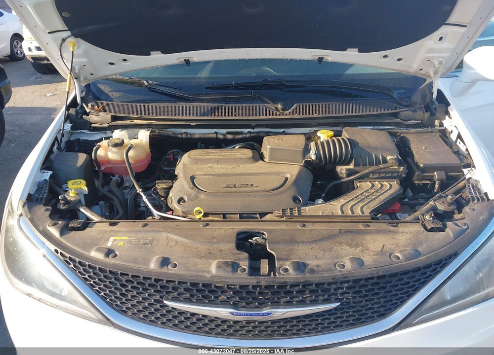2020 CHRYSLER PACIFICA TOURING L VIN: 2C4RC1BG3LR125695