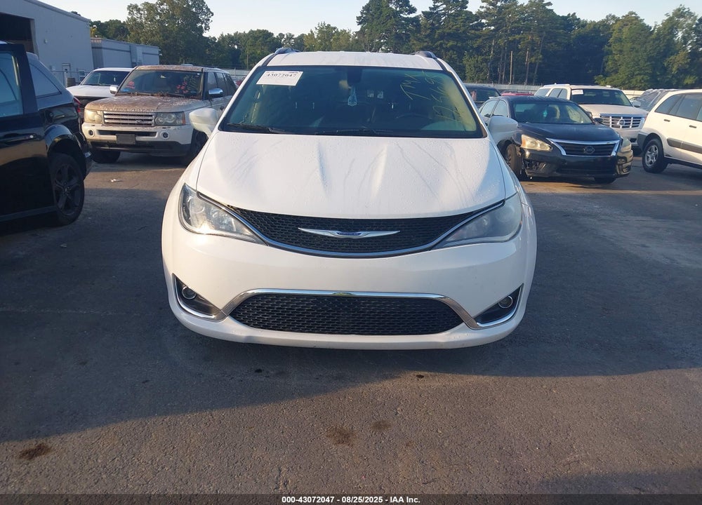 2020 CHRYSLER PACIFICA TOURING L VIN: 2C4RC1BG3LR125695