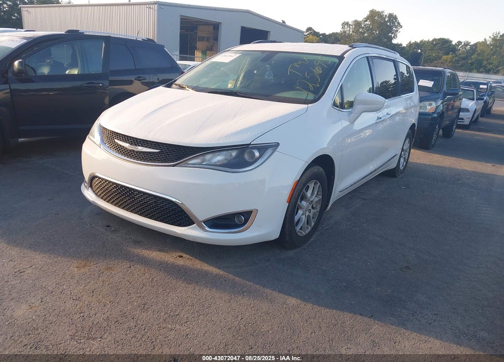 2020 CHRYSLER PACIFICA TOURING L VIN: 2C4RC1BG3LR125695