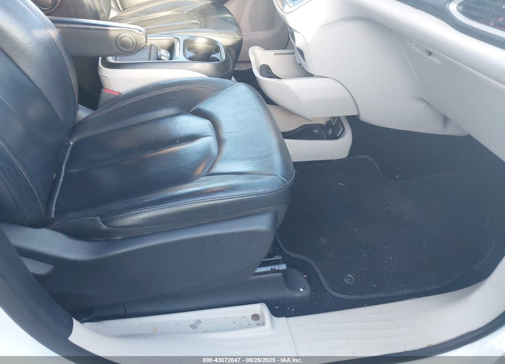 2020 CHRYSLER PACIFICA TOURING L VIN: 2C4RC1BG3LR125695