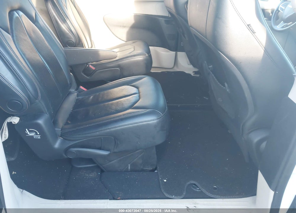 2020 CHRYSLER PACIFICA TOURING L VIN: 2C4RC1BG3LR125695