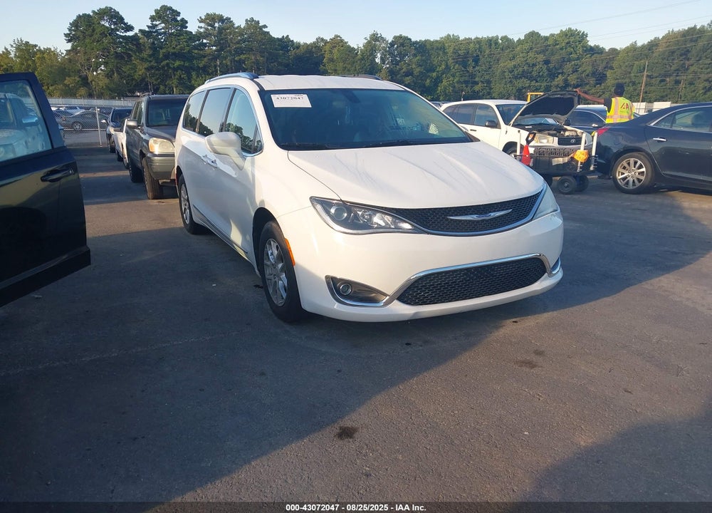 2020 CHRYSLER PACIFICA TOURING L VIN: 2C4RC1BG3LR125695