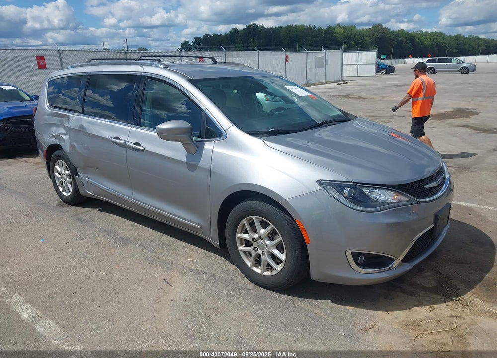 2020 CHRYSLER PACIFICA TOURING L VIN: 2C4RC1BGXLR279367