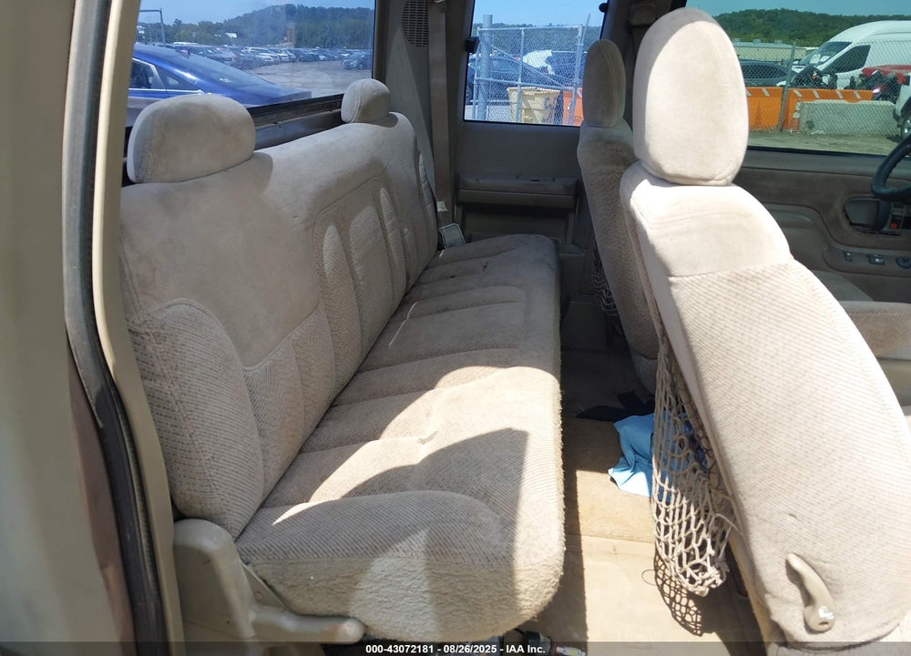 1996 CHEVROLET GMT-400 C1500 VIN: 2GCEC19R4T1235093