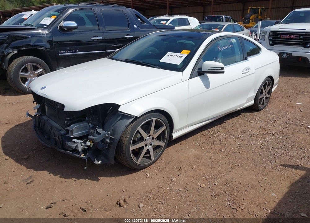 2015 MERCEDES-BENZ C CLASS VIN: WDDGJ4HB0FG363591