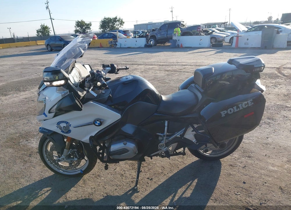 2018 BMW R1200 RT VIN: WB10A1304JZ466944