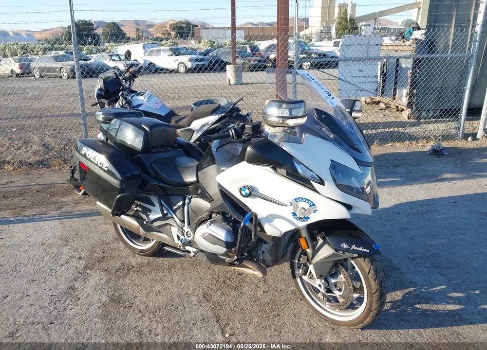 2018 BMW R1200 RT VIN: WB10A1304JZ466944