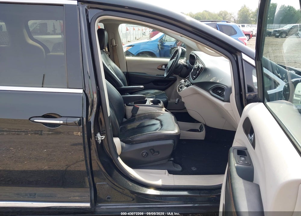 2017 CHRYSLER PACIFICA VIN: 2C4RC1EG9HR541236