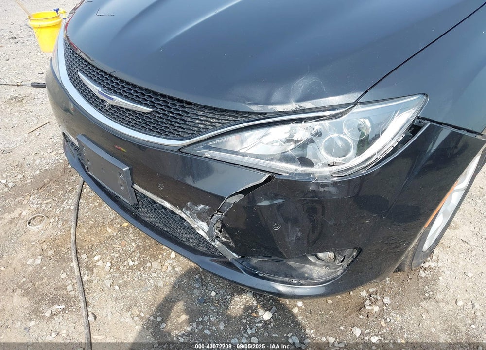 2017 CHRYSLER PACIFICA VIN: 2C4RC1EG9HR541236