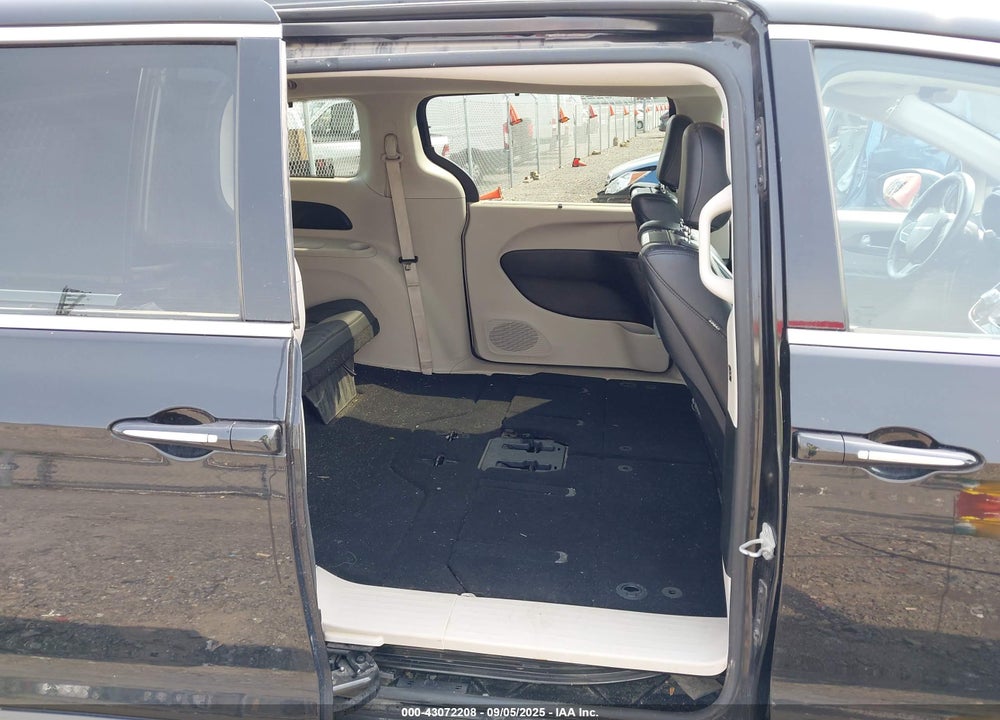 2017 CHRYSLER PACIFICA VIN: 2C4RC1EG9HR541236