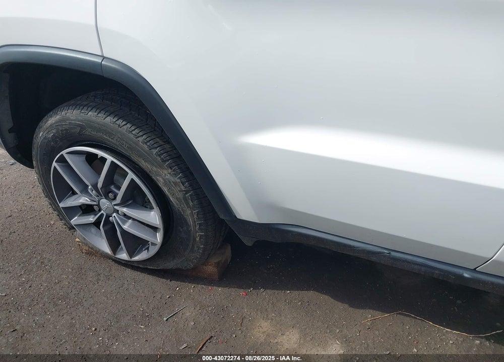 2018 JEEP GRAND CHEROKEE VIN: 1C4RJEBGXJC212500
