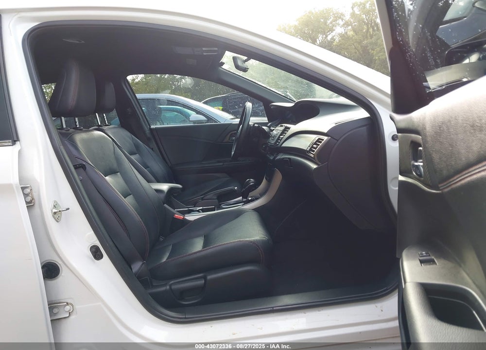2017 HONDA ACCORD VIN: 1HGCR2F13HA048176
