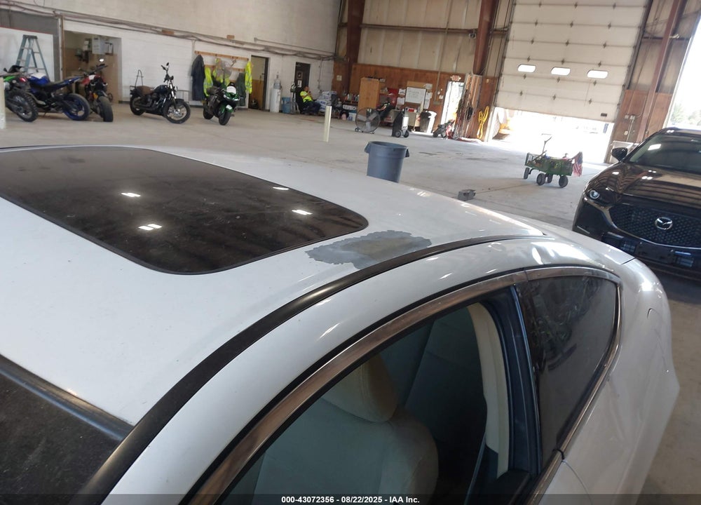 2009 HONDA ACCORD VIN: 1HGCS12719A025103