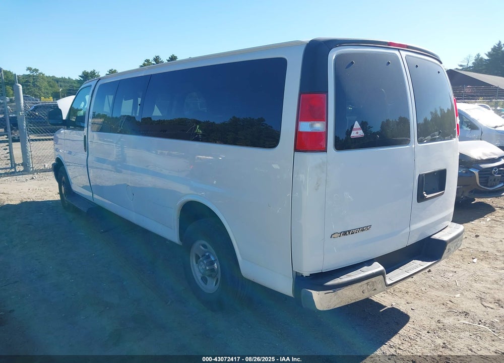 2020 CHEVROLET EXPRESS PASSENGER RWD 3500 EXTENDED WHEELBASE LT VIN: 1GAZGPFG1L1127444