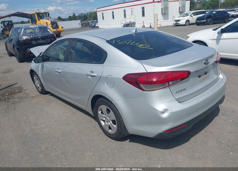 2017 KIA FORTE VIN: 3KPFK4A77HE047925
