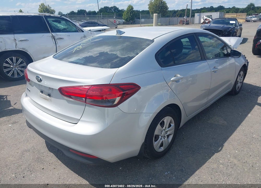 2017 KIA FORTE VIN: 3KPFK4A77HE047925