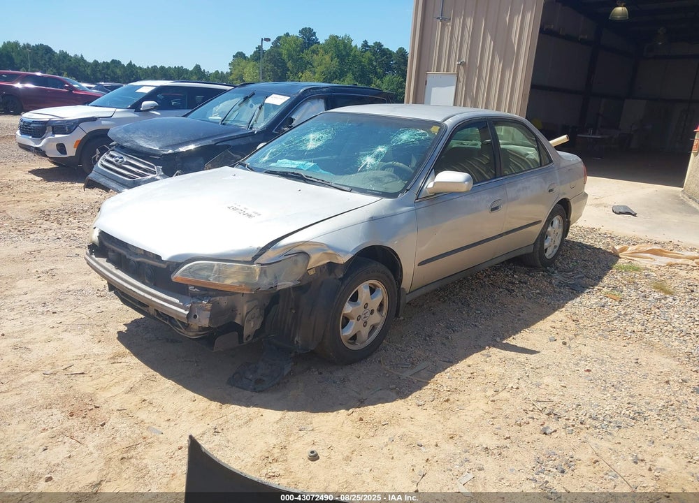 1998 HONDA ACCORD LX VIN: 1HGCG5640WA235387
