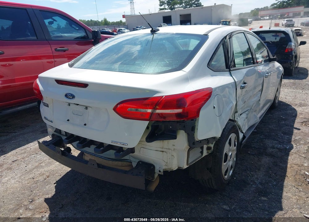 2016 FORD FOCUS VIN: 1FADP3E20GL369240