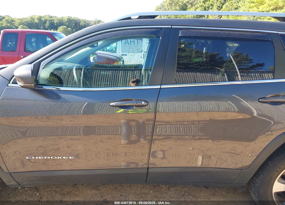 2019 JEEP CHEROKEE VIN: 1C4PJMDX2KD393991