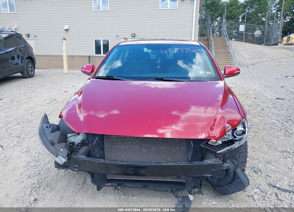 2017 HYUNDAI ELANTRA VIN: KMHD84LF7HU195323