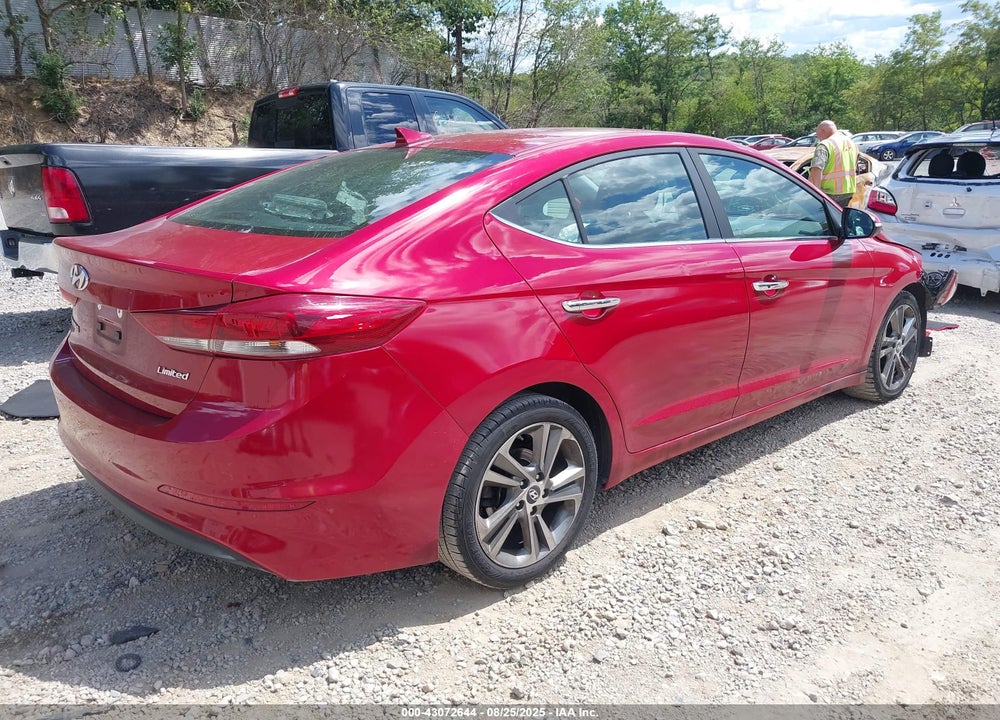2017 HYUNDAI ELANTRA VIN: KMHD84LF7HU195323