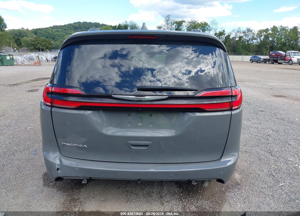 2022 CHRYSLER PACIFICA TOURING L VIN: 2C4RC1BG2NR109328