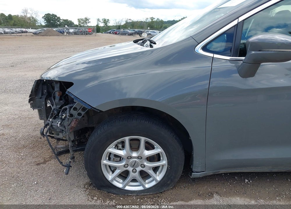 2022 CHRYSLER PACIFICA TOURING L VIN: 2C4RC1BG2NR109328