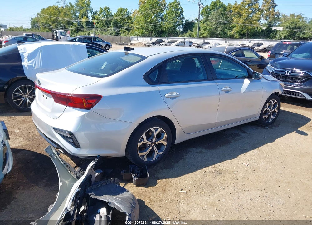 2021 KIA FORTE VIN: 3KPF24AD3ME267093