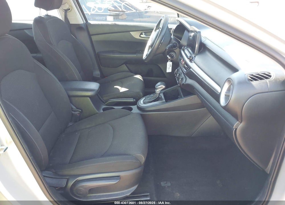 2021 KIA FORTE VIN: 3KPF24AD3ME267093