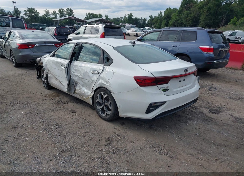 2021 KIA FORTE VIN: 3KPF24AD0ME343871