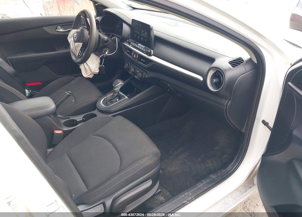 2021 KIA FORTE VIN: 3KPF24AD0ME343871