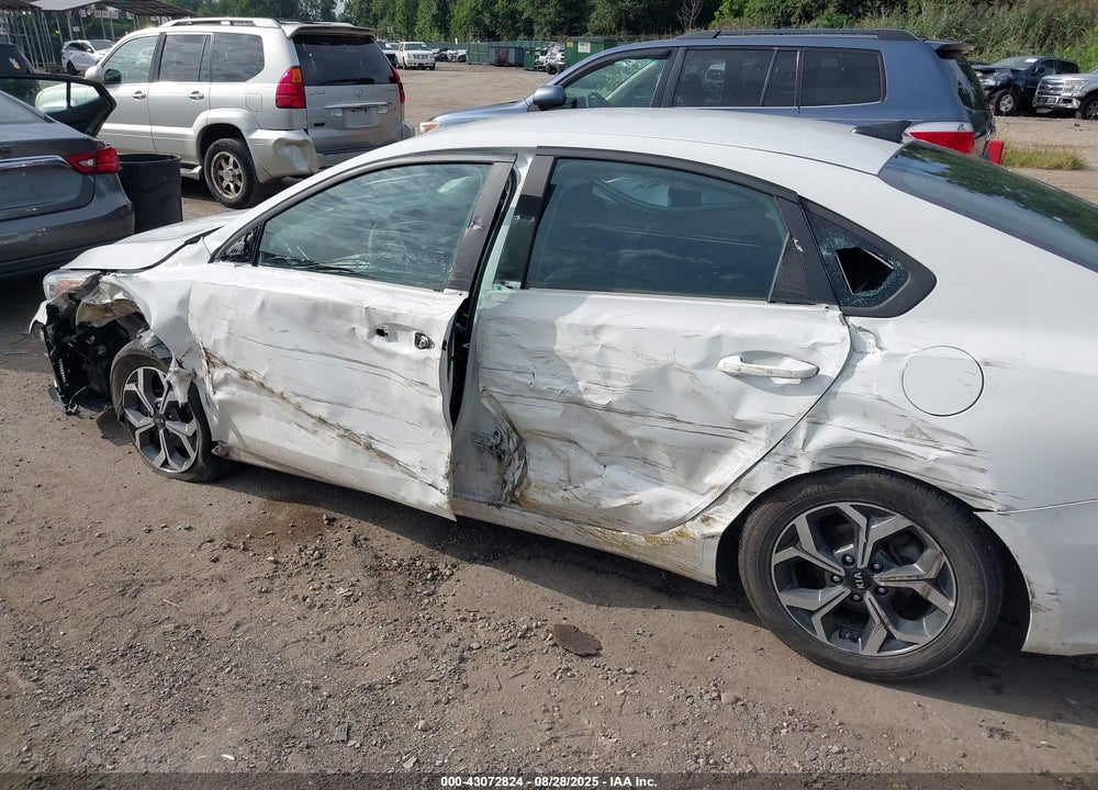 2021 KIA FORTE VIN: 3KPF24AD0ME343871