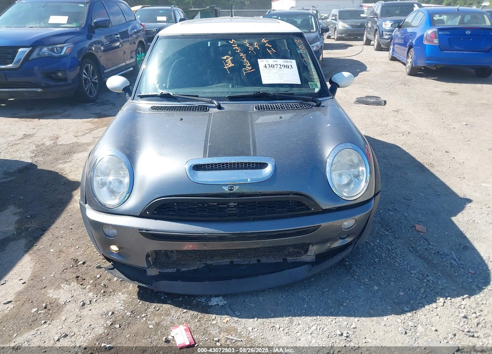 2002 MINI COOPER S VIN: WMWRE33462TD51974