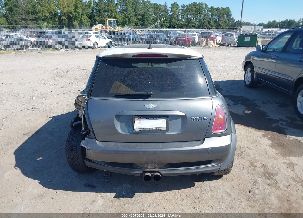 2002 MINI COOPER S VIN: WMWRE33462TD51974