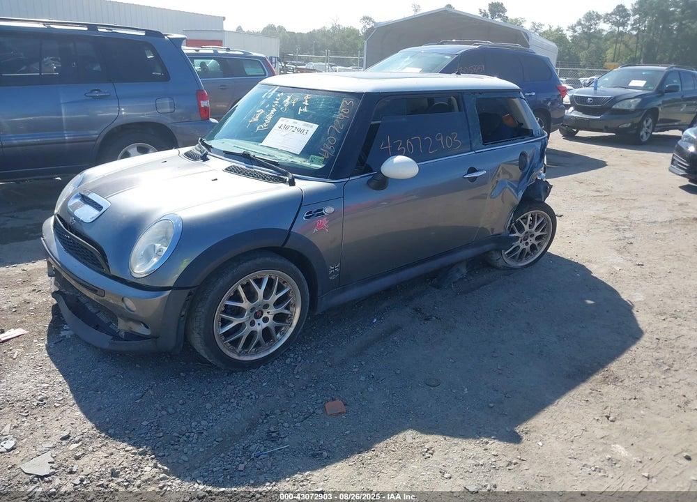 2002 MINI COOPER S VIN: WMWRE33462TD51974