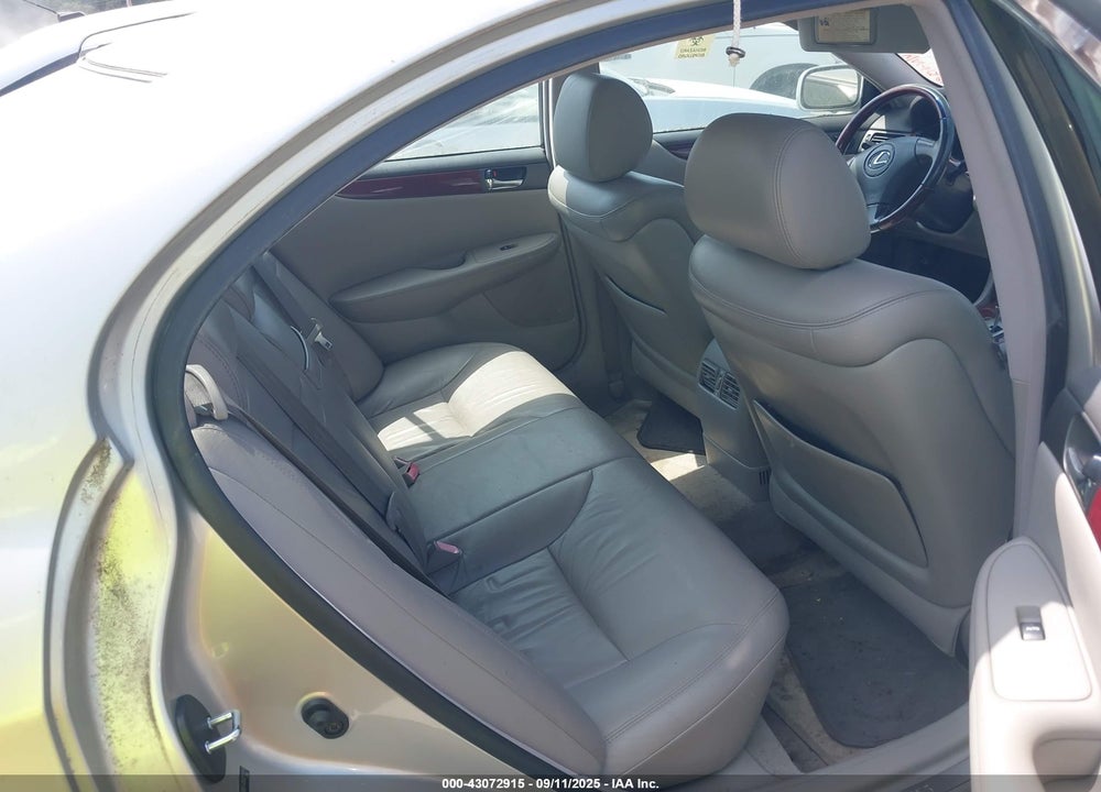 2004 LEXUS ES 330 VIN: JTHBA30G145021211