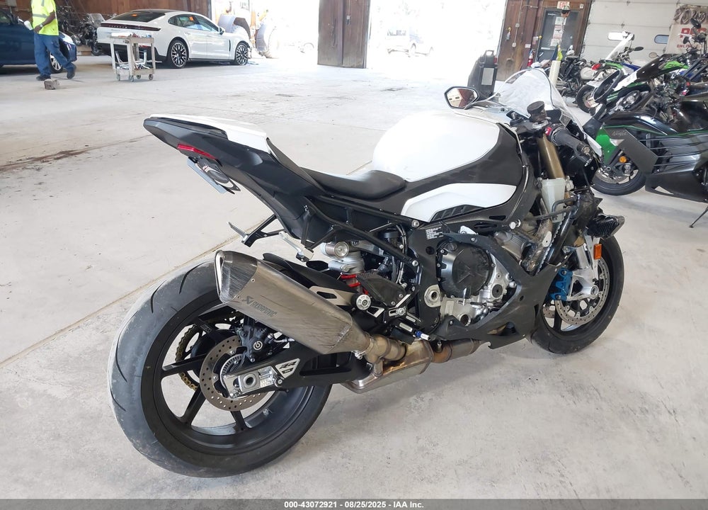 2023 BMW S 1000 RR VIN: WB10E6304P6H79782