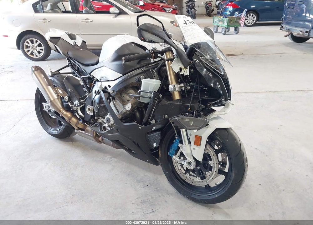 2023 BMW S 1000 RR VIN: WB10E6304P6H79782