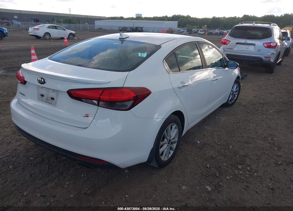 2017 KIA FORTE VIN: 3KPFL4A70HE053904