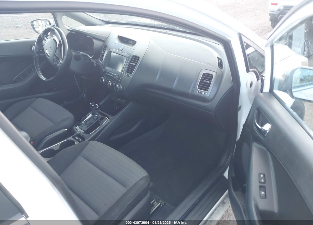 2017 KIA FORTE VIN: 3KPFL4A70HE053904