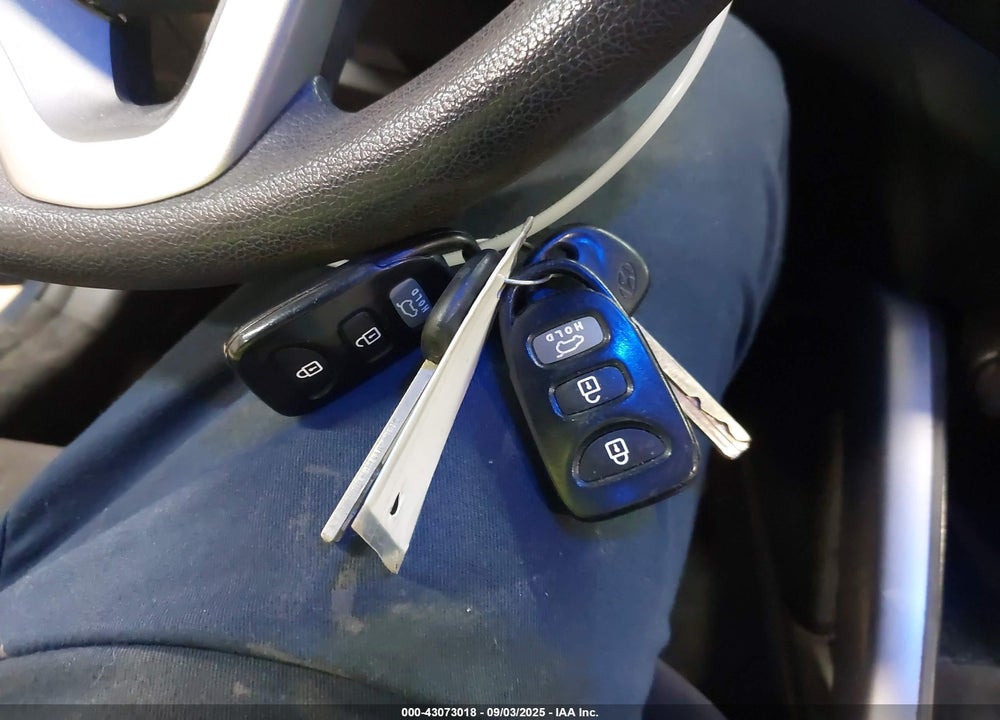2016 HYUNDAI VELOSTER VIN: KMHTC6AD8GU266079