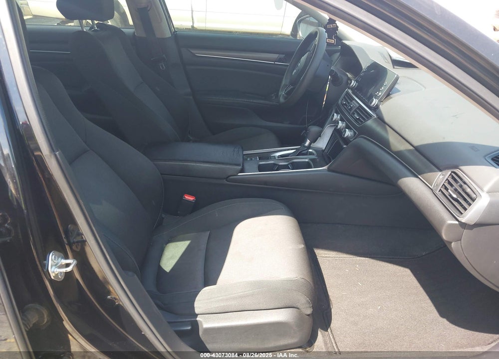 2018 HONDA ACCORD VIN: 1HGCV1F16JA005673