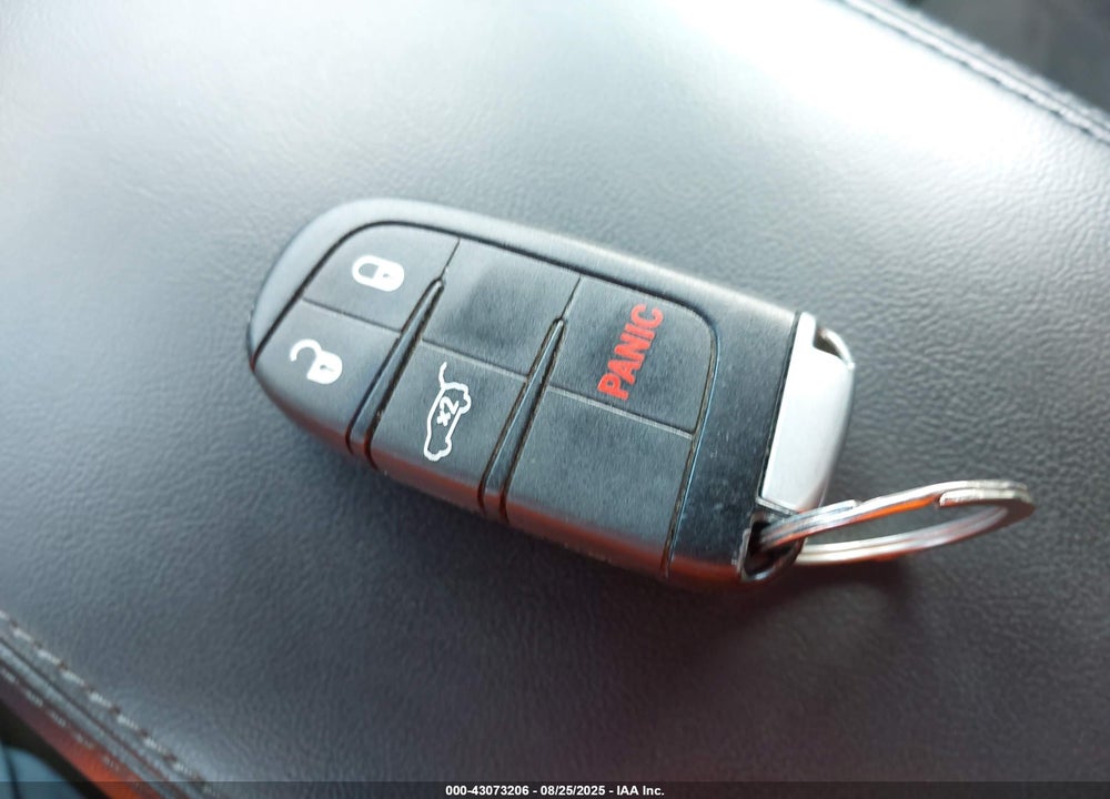 2019 JEEP GRAND CHEROKEE VIN: 1C4RJFAG8KC826096
